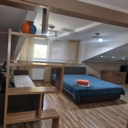 Apartments On Mustafa Ozturk Almatý Exterior foto