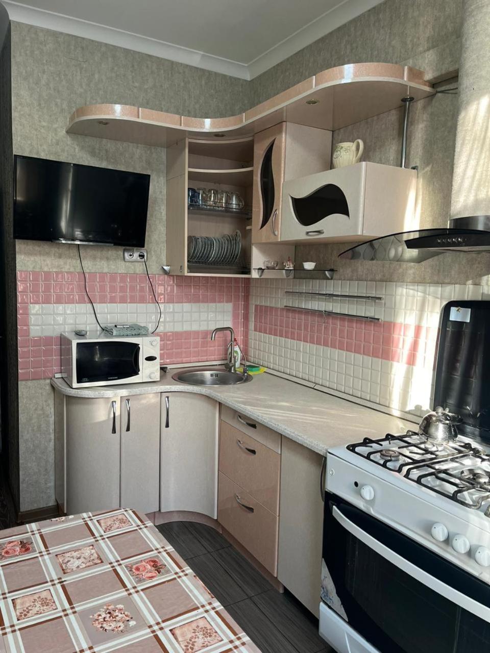 Apartments On Mustafa Ozturk Almatý Habitación foto