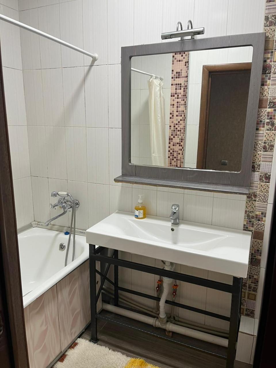 Apartments On Mustafa Ozturk Almatý Habitación foto